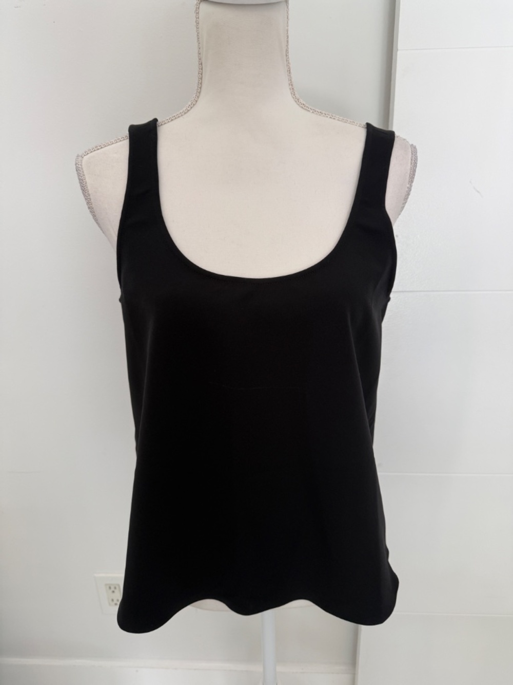 La Ligne New York Mable Tank in Black Crepe NWT M Simple Elegant Style - Picture 2 of 6